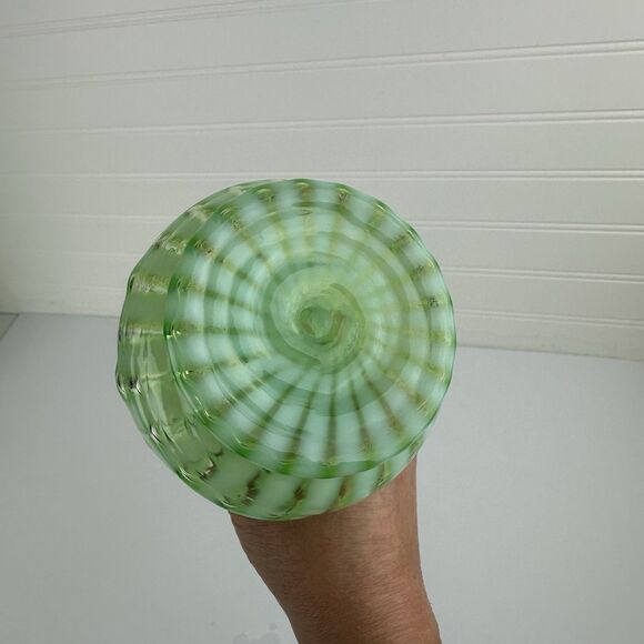 Vintage Fenton Green Opalescent Spiral Swirl Optic Flower Vase Uranium 8” Glows - Picture 6 of 11